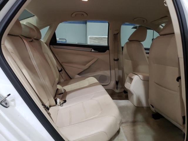 2015 VOLKSWAGEN PASSAT S - 1VWAT7A37FC088885