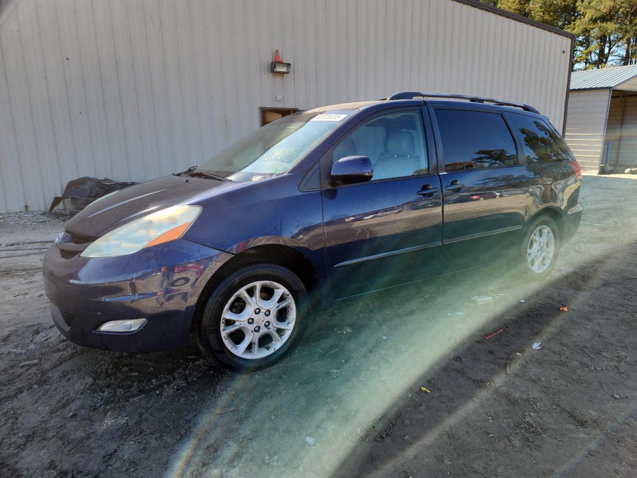 Lot #3286732286 2006 TOYOTA SIENNA XLE