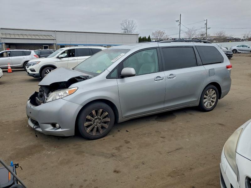 Global Auto Auctions: 2014 TOYOTA SIENNA XLE
