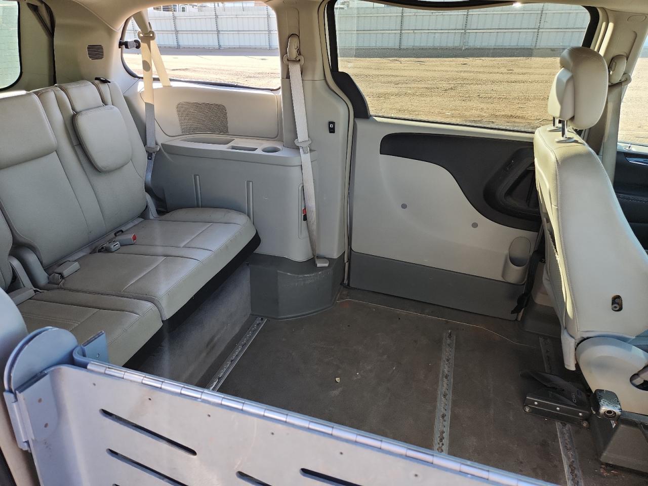 CHRYSLER TOWN & COUNTRY TOURING