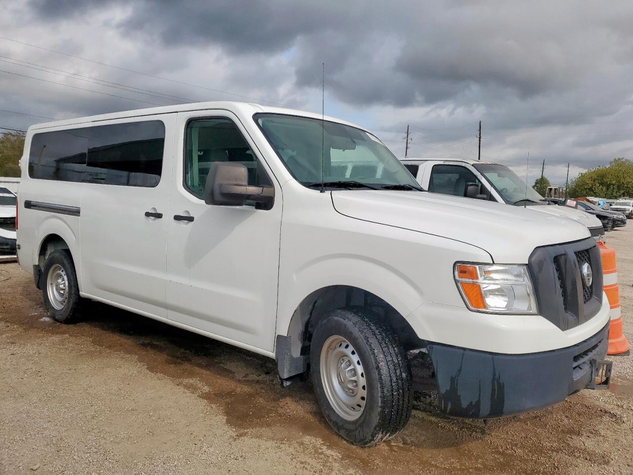 NISSAN NV3500 3500 S