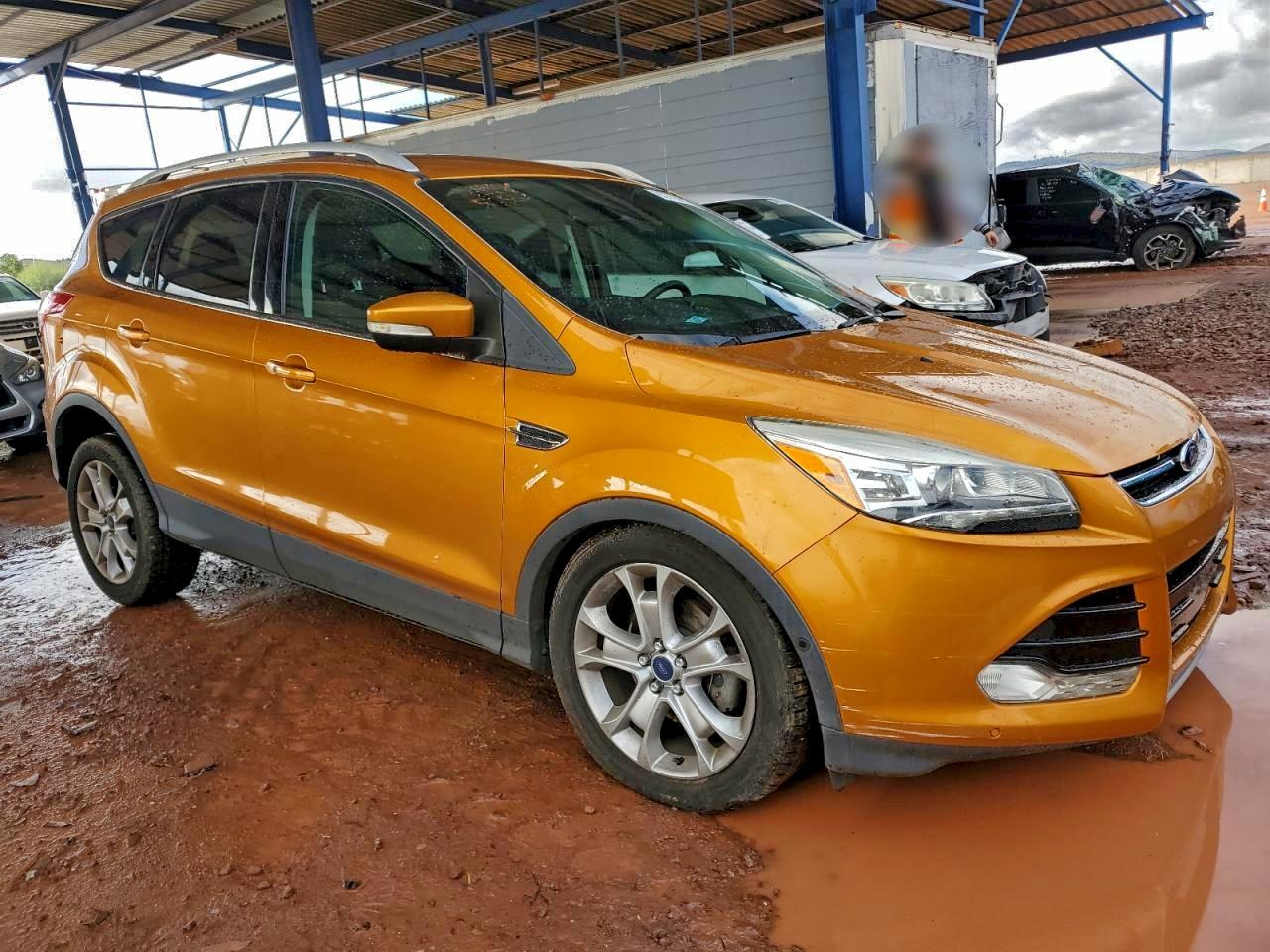 FORD ESCAPE TITANIUM