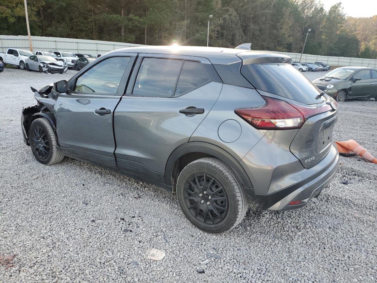 NISSAN KICKS S