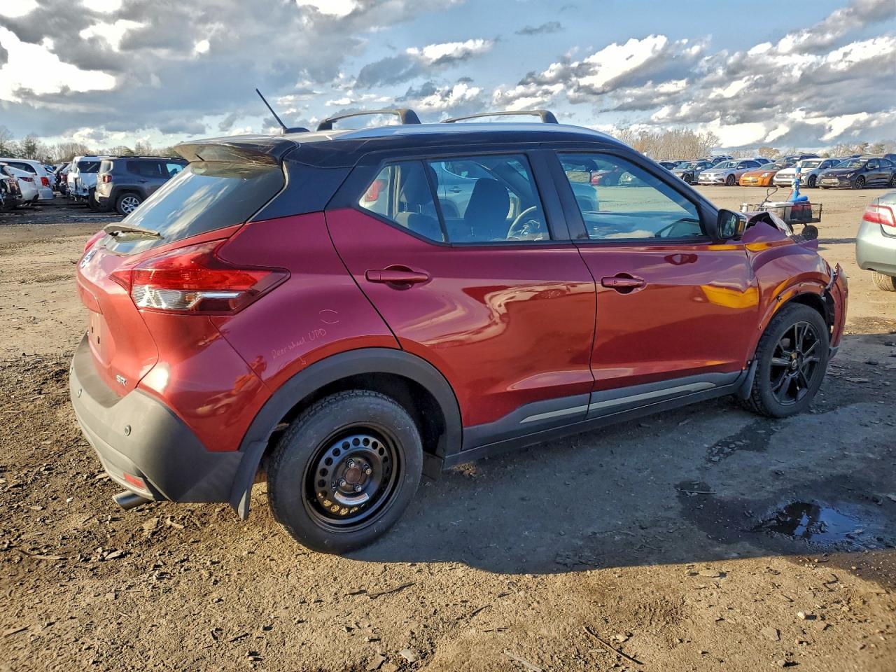 NISSAN KICKS SR