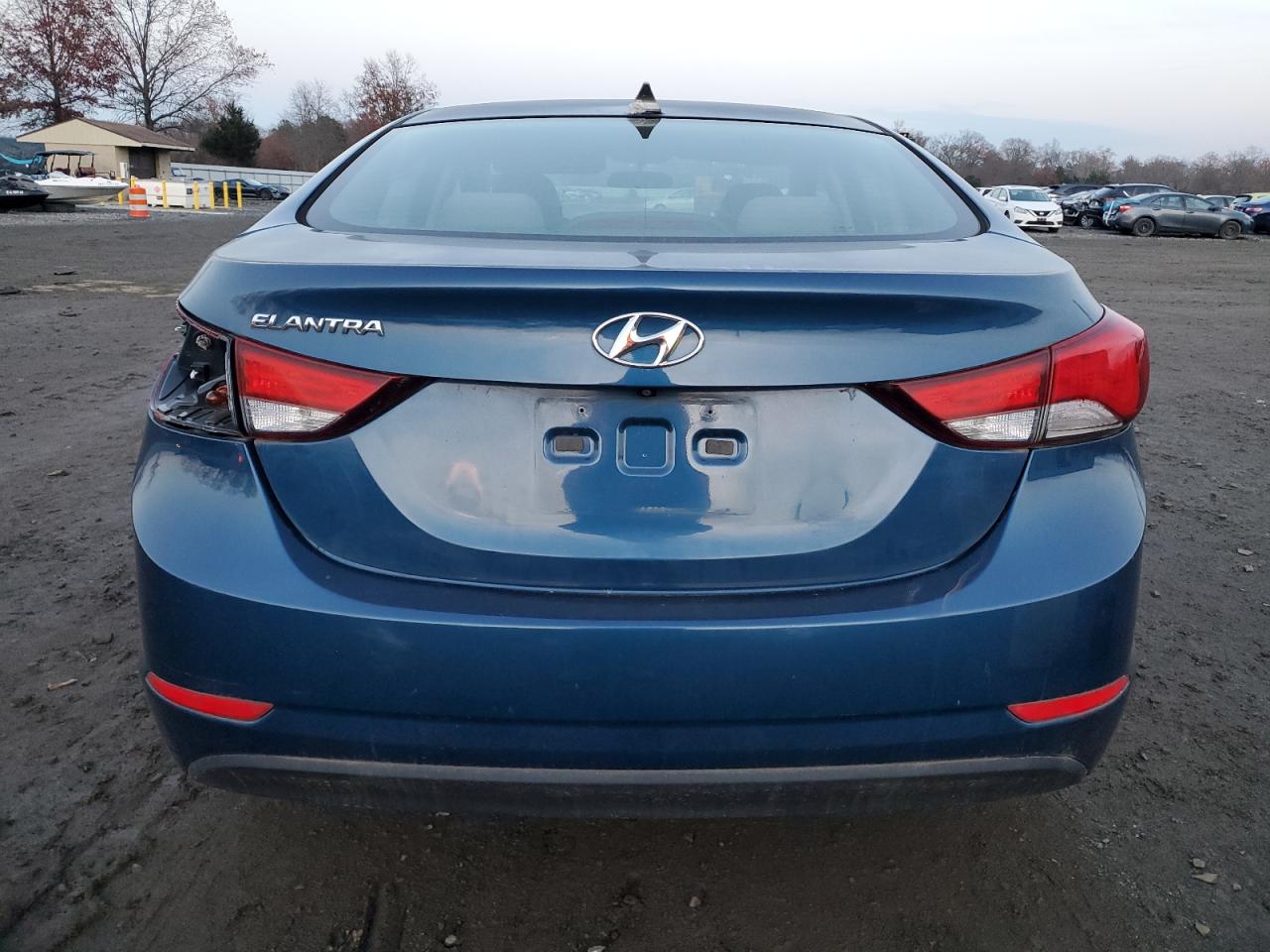 HYUNDAI ELANTRA SE