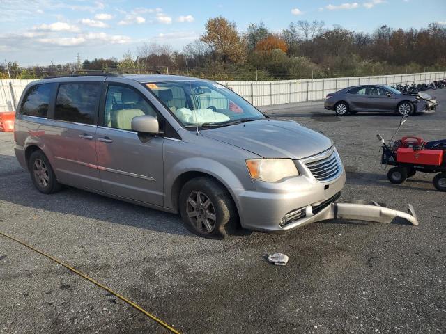 2013 CHRYSLER TOWN & COU #3303924696