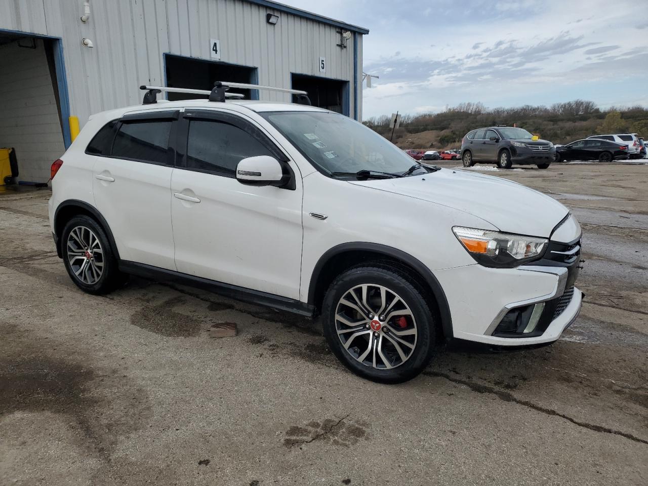 MITSUBISHI OUTLANDER ES