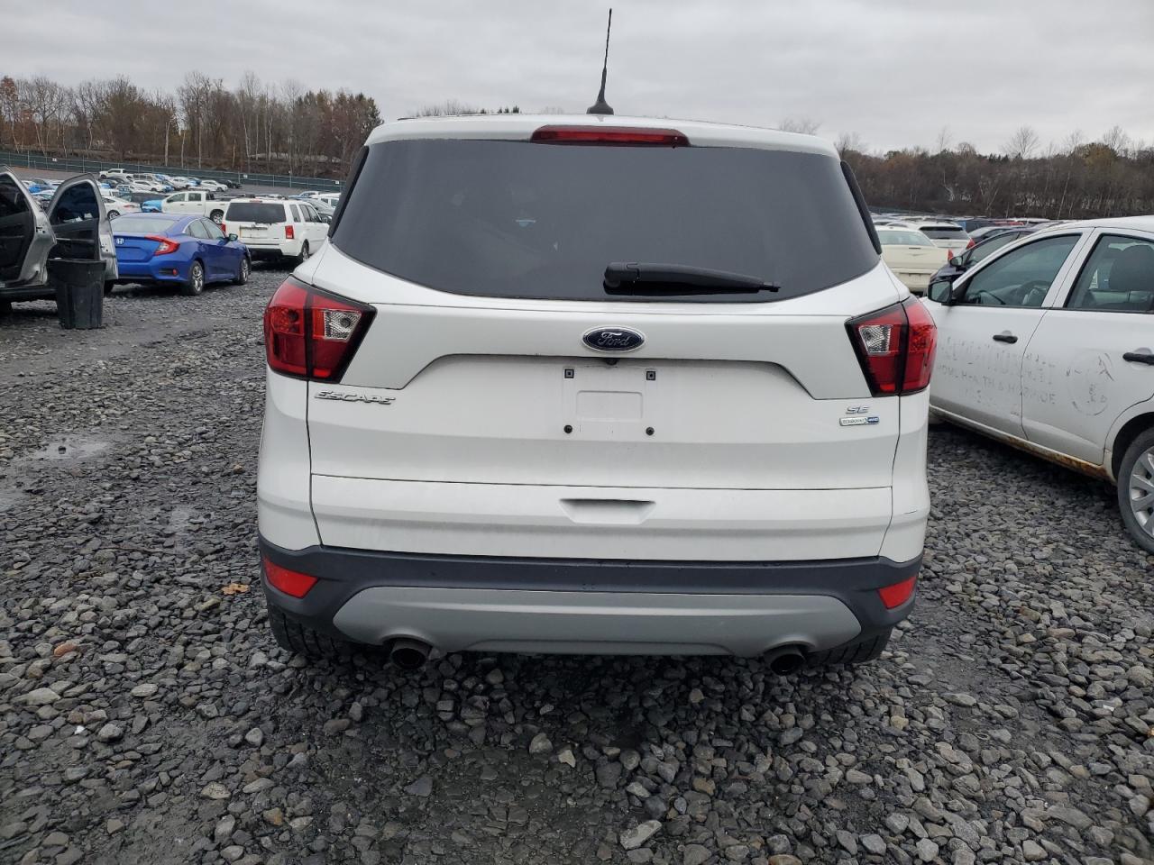 FORD ESCAPE SE