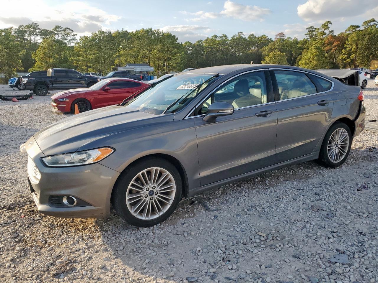 FORD FUSION SE