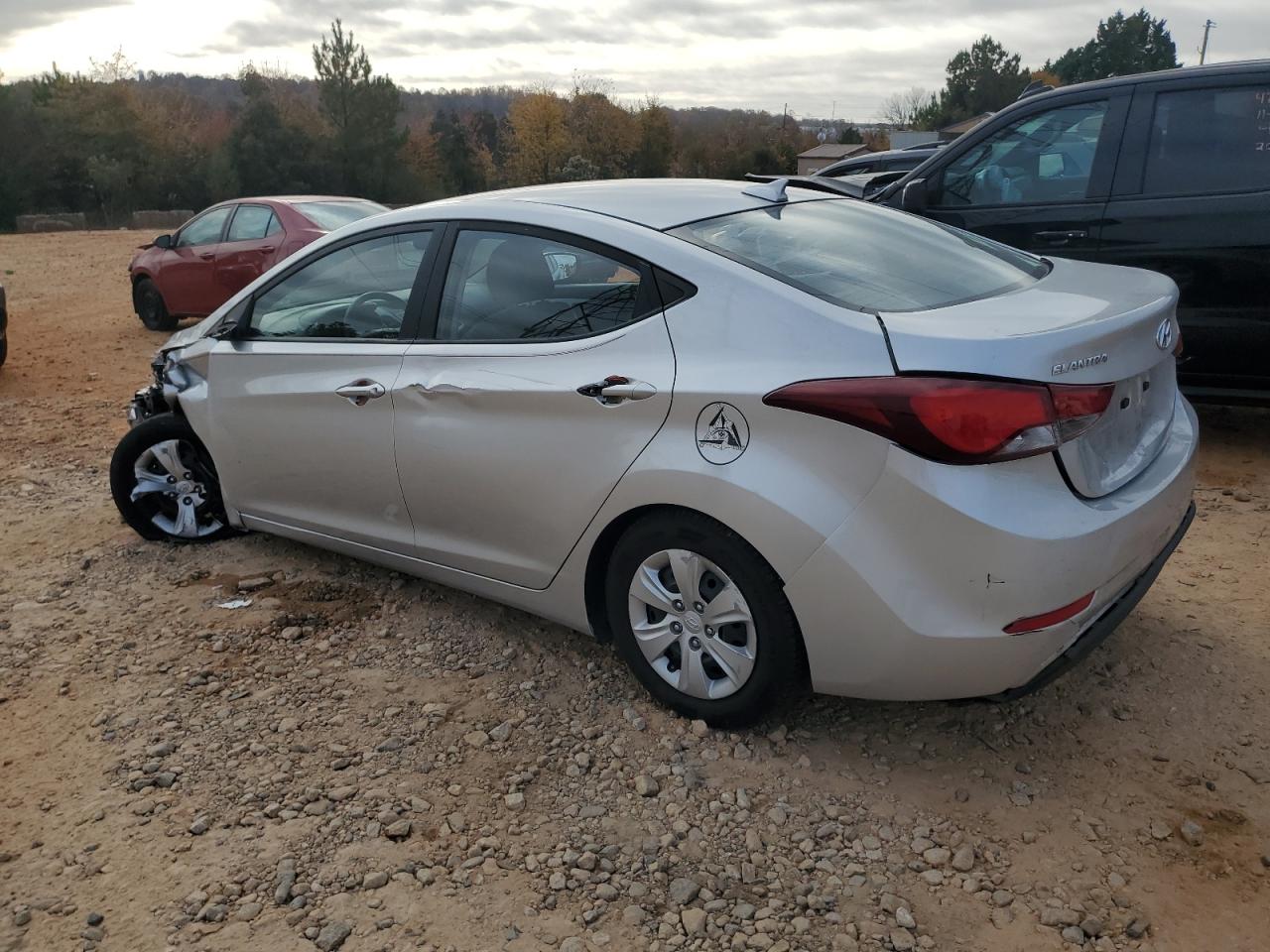 HYUNDAI ELANTRA SE
