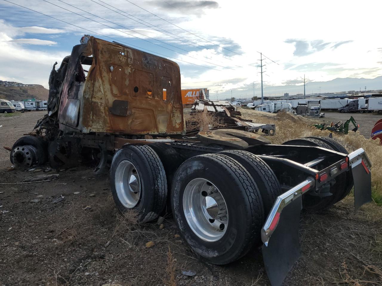 Lot #3291435134 2020 INTERNATIONAL LT625