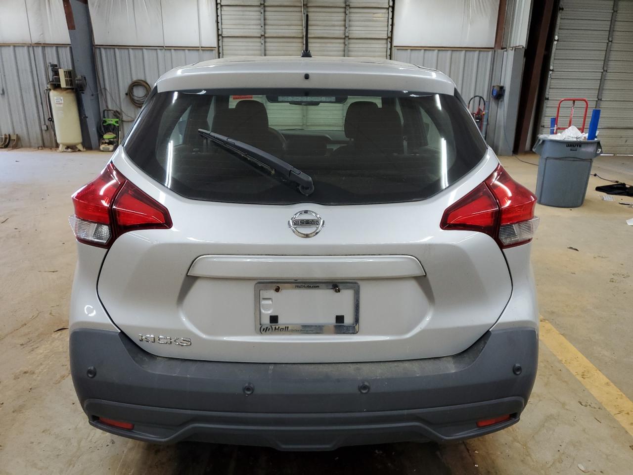 NISSAN KICKS S