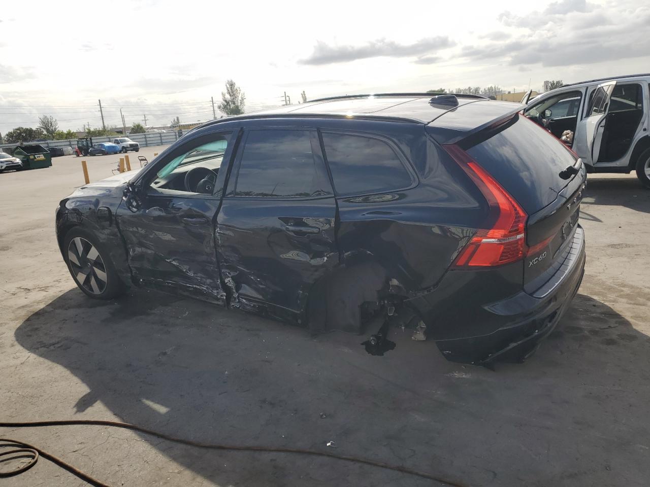 VOLVO XC60 PLUS