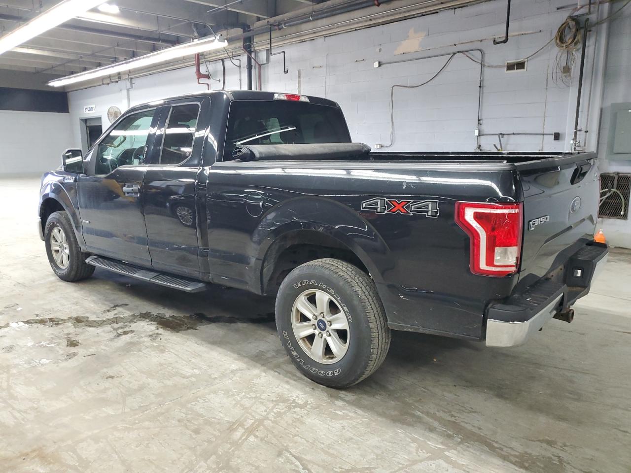 FORD F-150 SUPER CAB