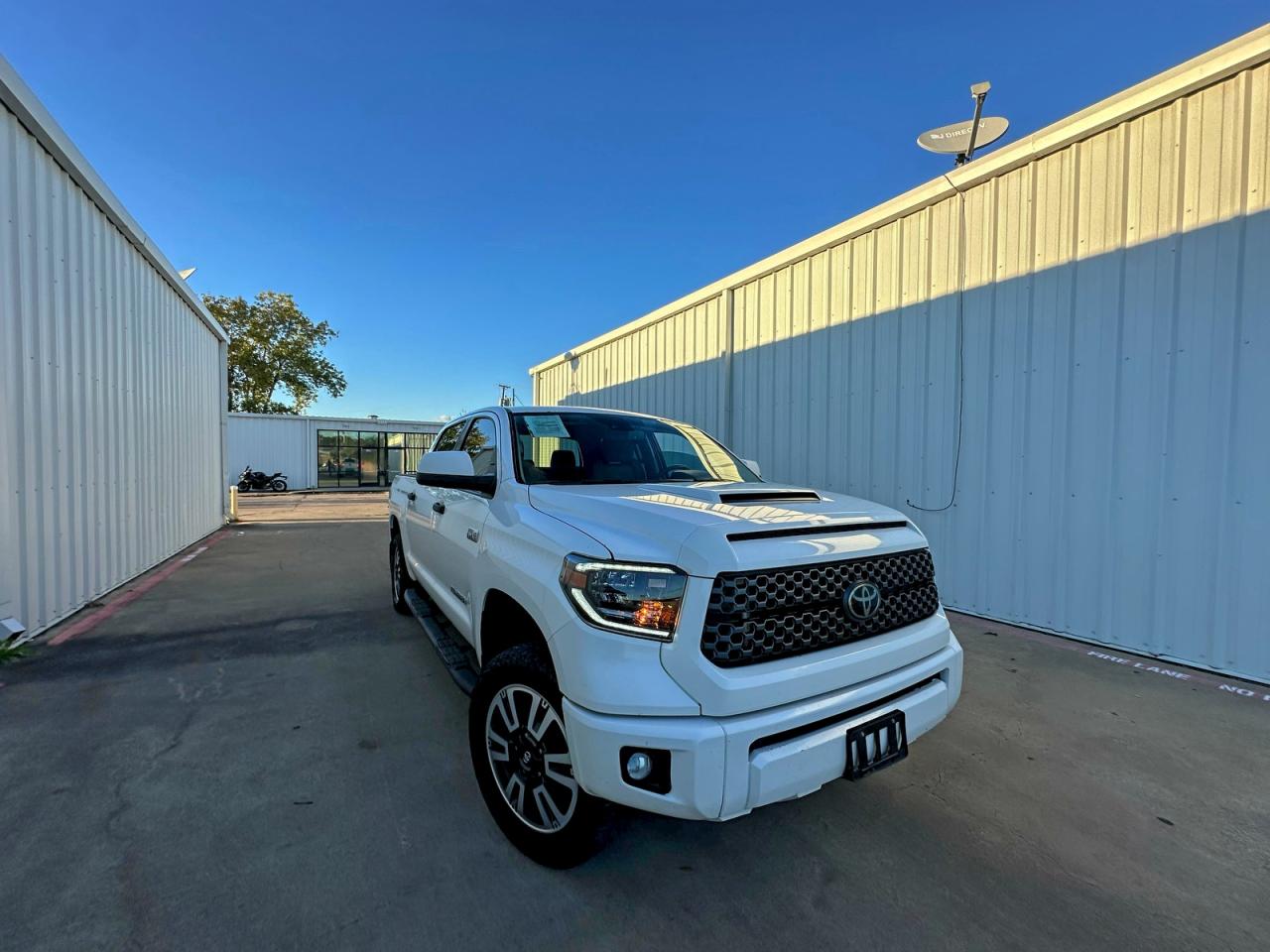 TOYOTA TUNDRA CREWMAX SR5