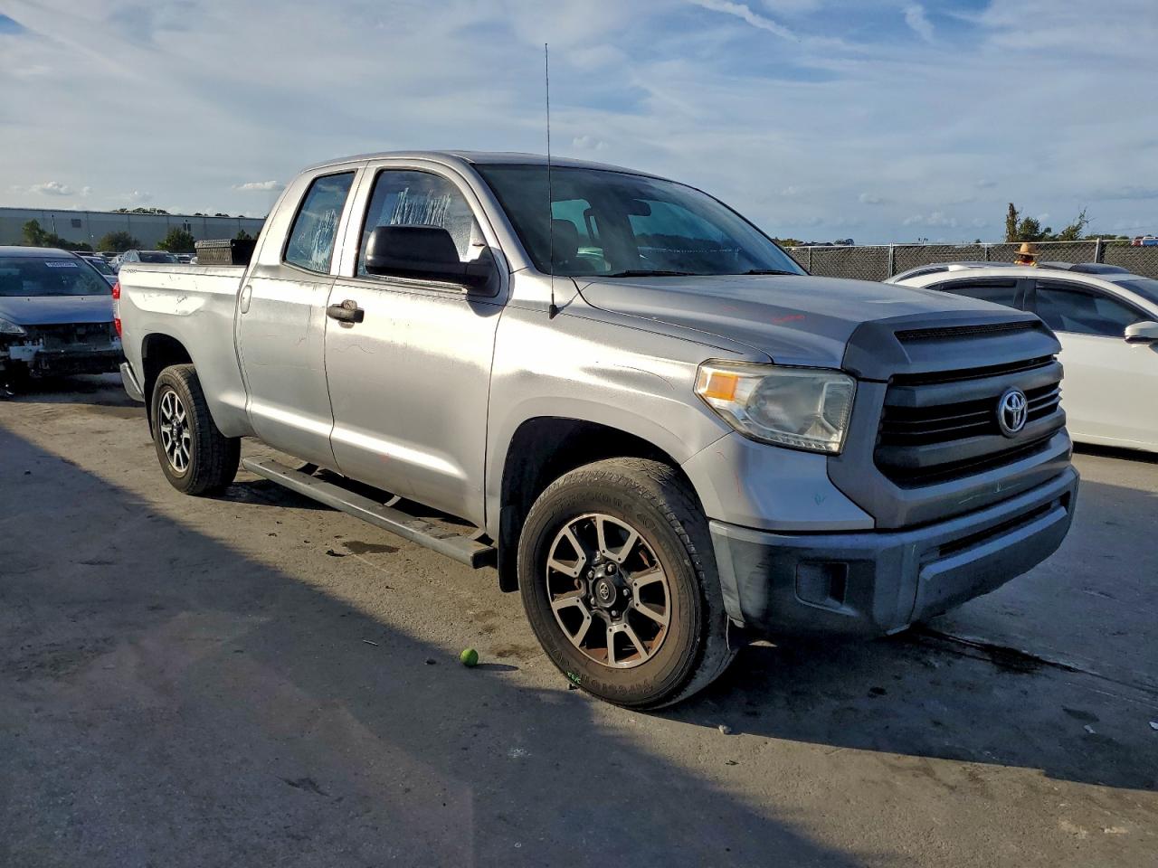 TOYOTA TUNDRA DOUBLE CAB SR