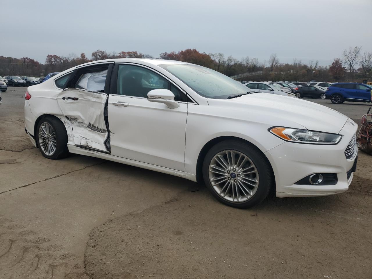 FORD FUSION SE