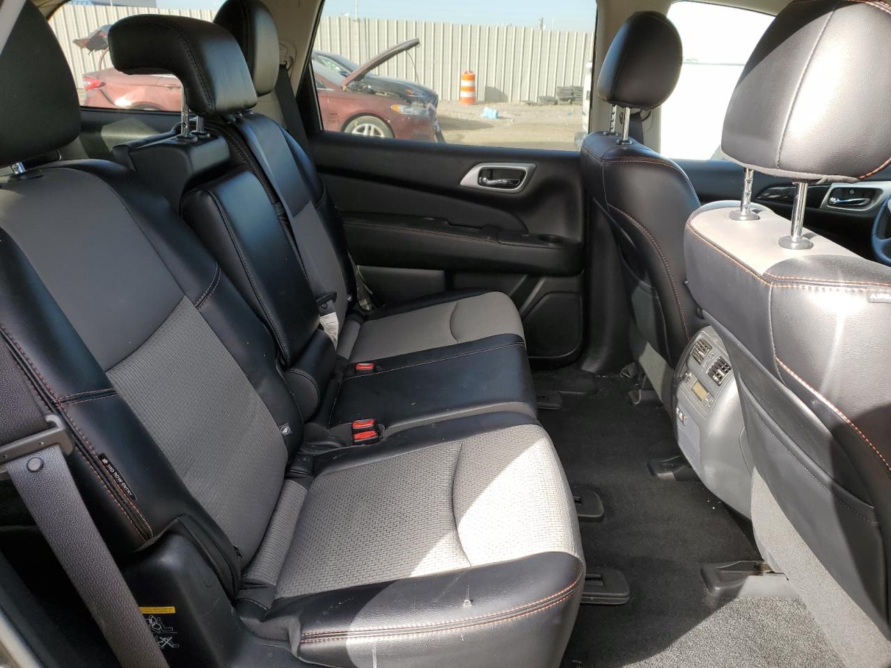 NISSAN PATHFINDER SV