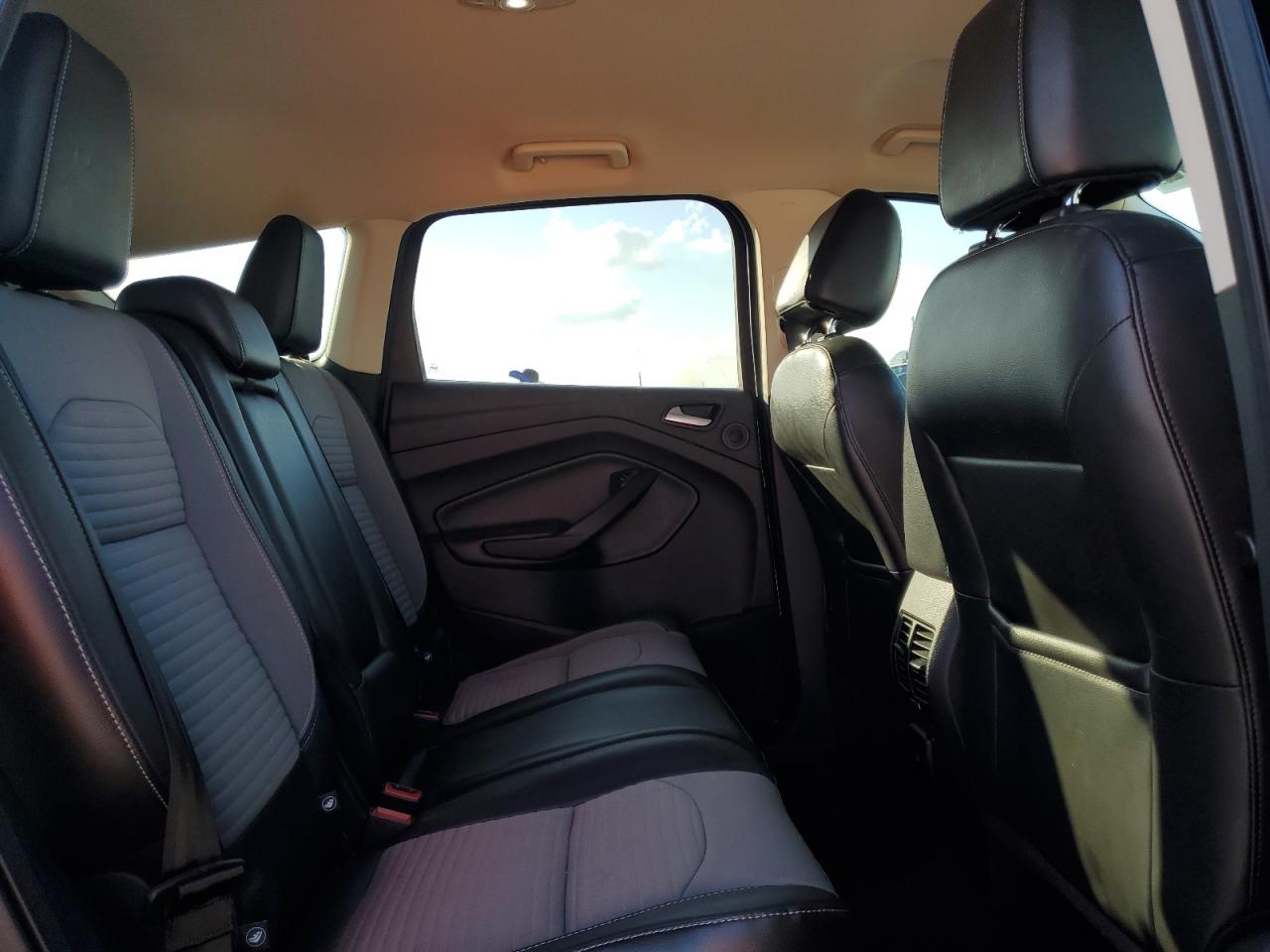 FORD ESCAPE SE