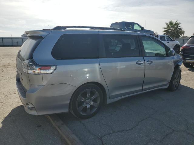 2016 TOYOTA SIENNA SE 5TDXK3DC9GS719771