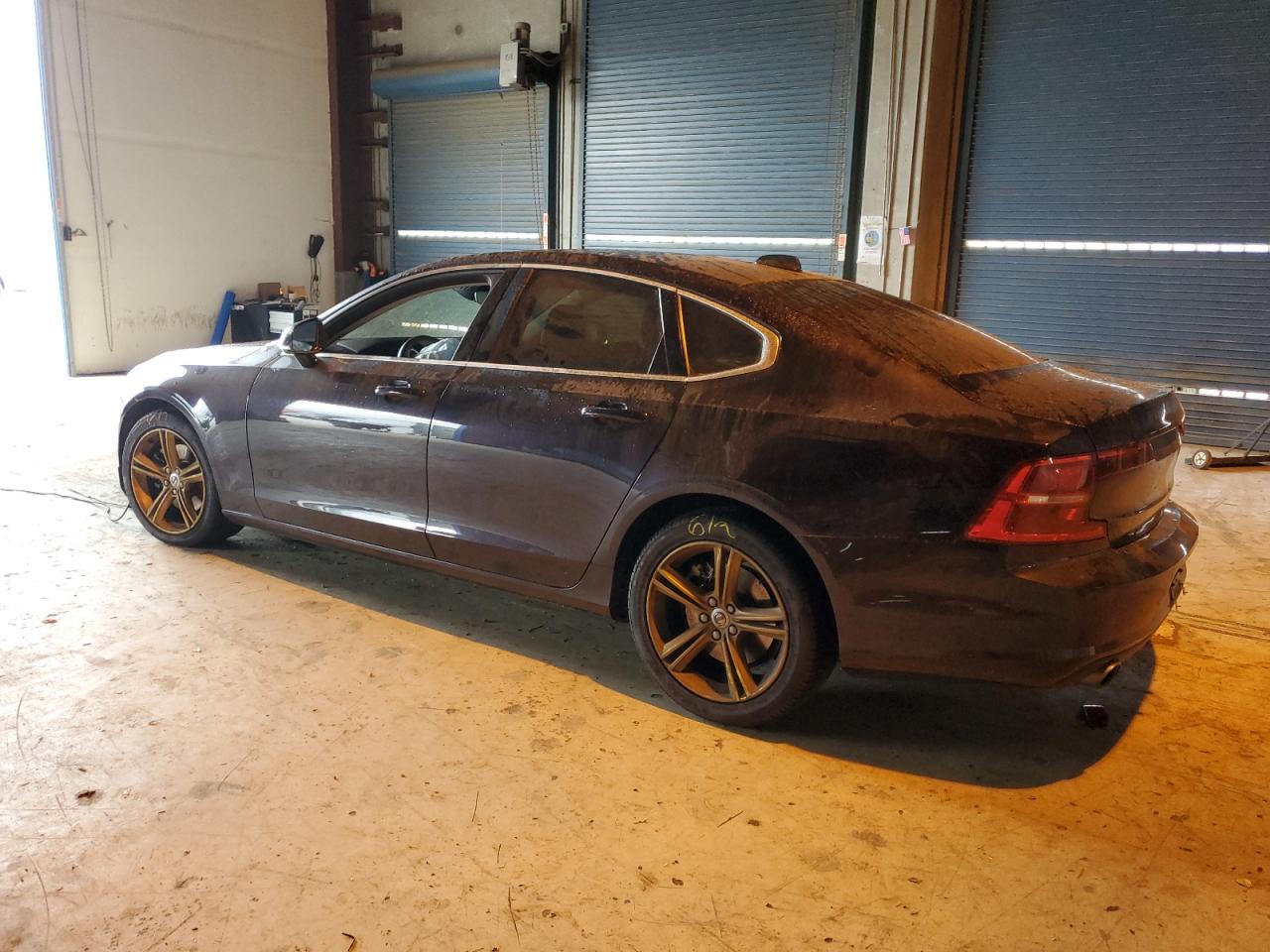 VOLVO S90 T5 MOMENTUM