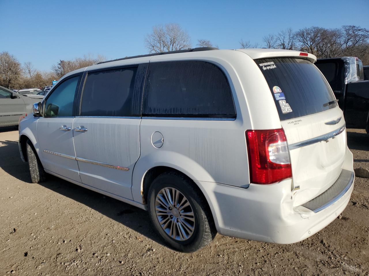 CHRYSLER TOWN & COUNTRY TOURING L