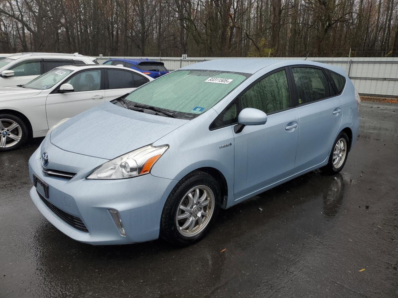 Lot #3293288448 2012 TOYOTA PRIUS V