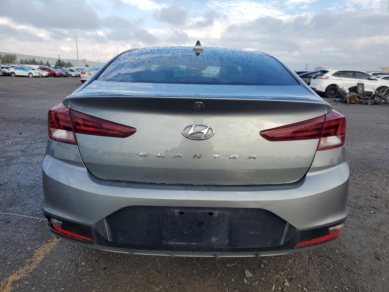 HYUNDAI ELANTRA SEL