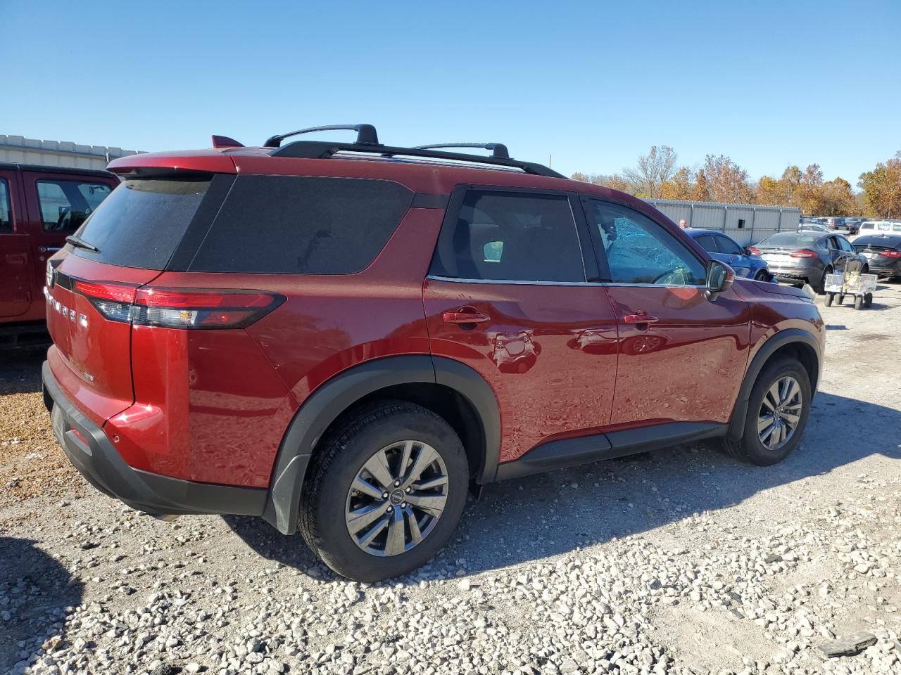 NISSAN PATHFINDER SV