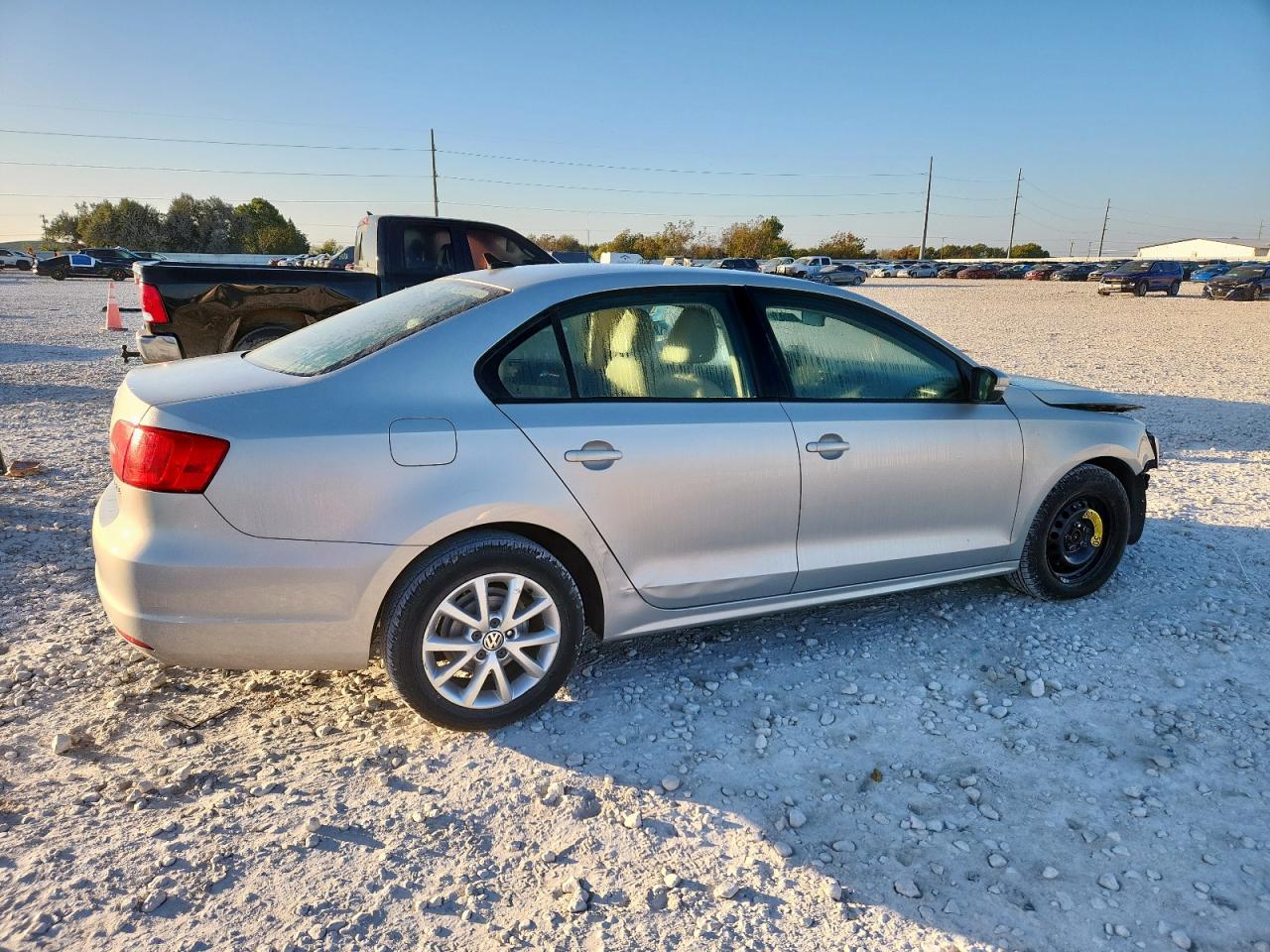 VOLKSWAGEN JETTA SE