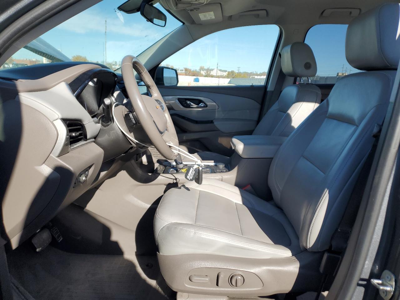 CHEVROLET TRAVERSE LT