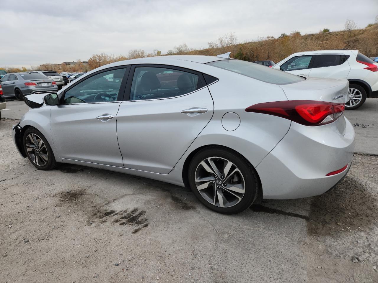 HYUNDAI ELANTRA SE