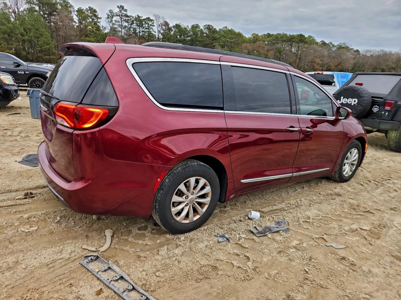 CHRYSLER PACIFICA TOURING L