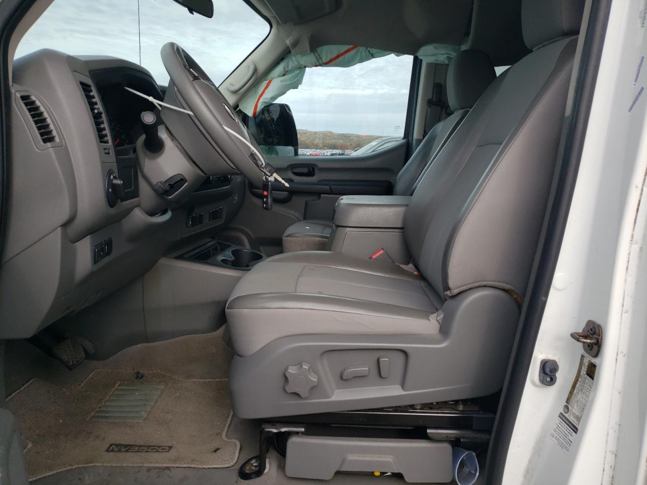 NISSAN NV3500 3500 S