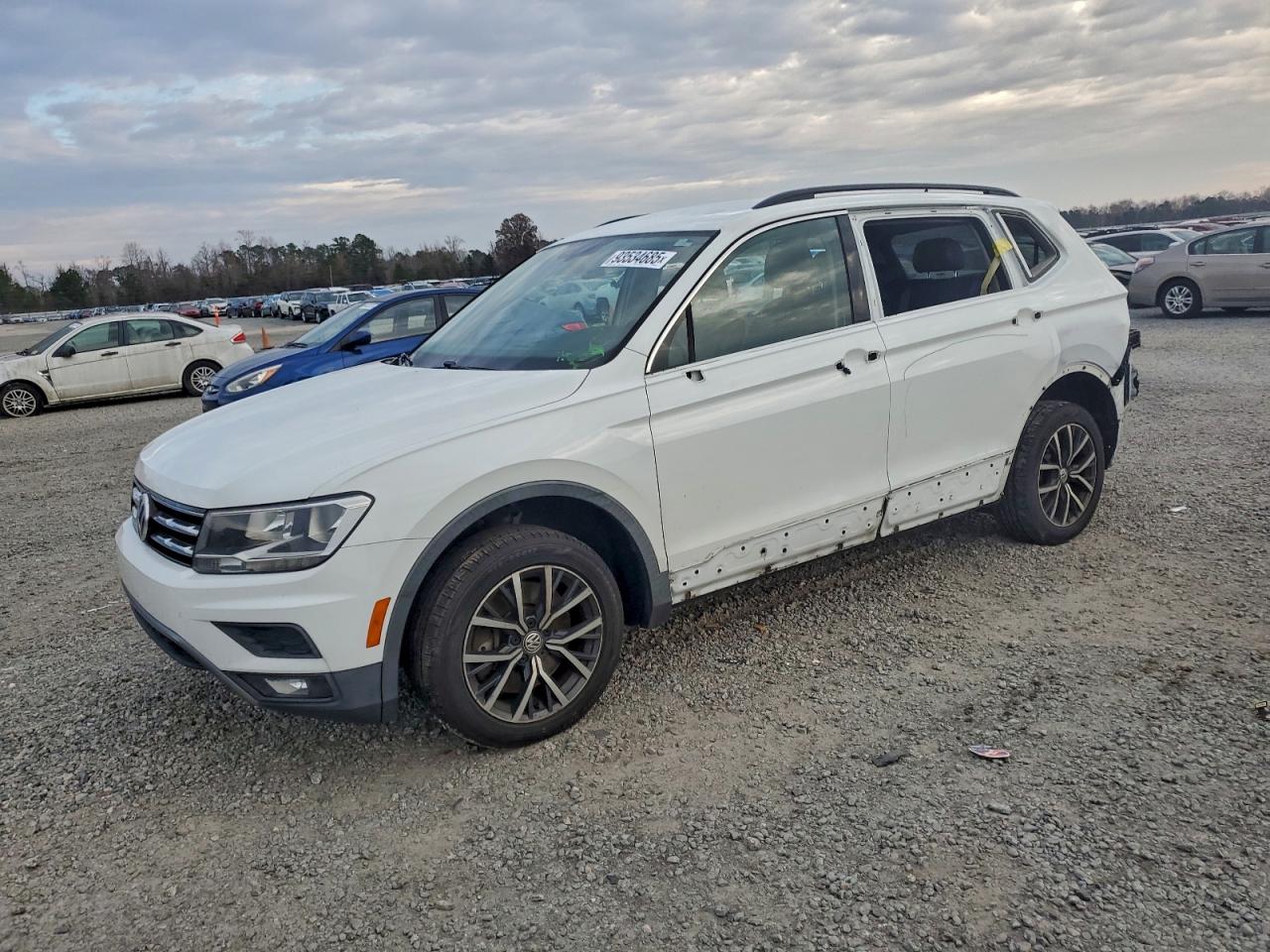 VOLKSWAGEN TIGUAN SE