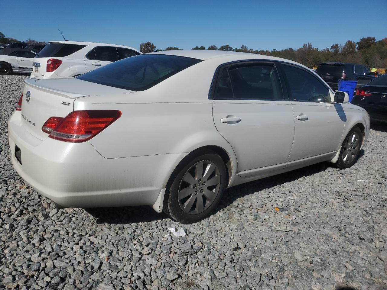 Lot #3296993837 2007 TOYOTA AVALON XL