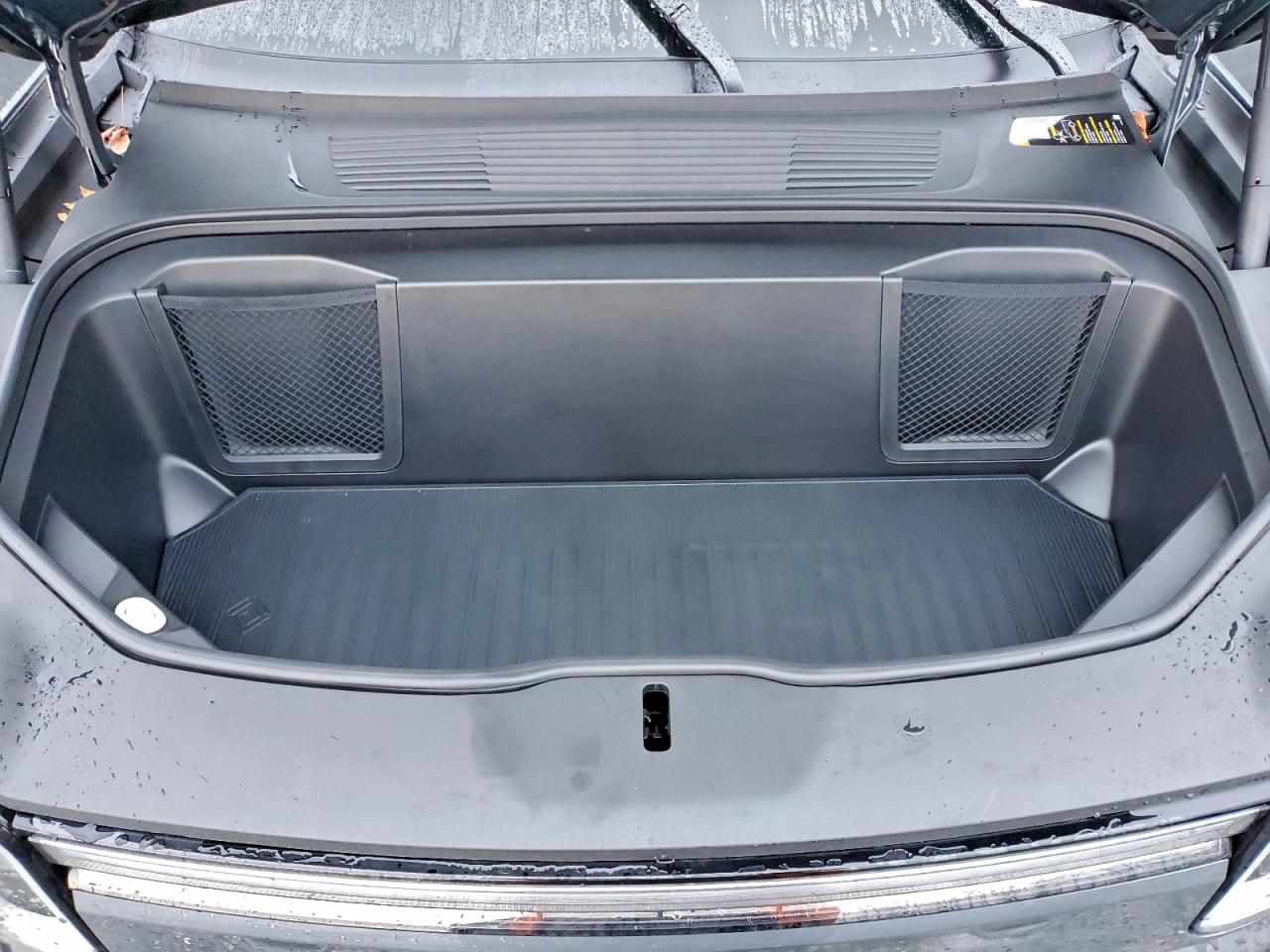 RIVIAN R1S ADVENTURE