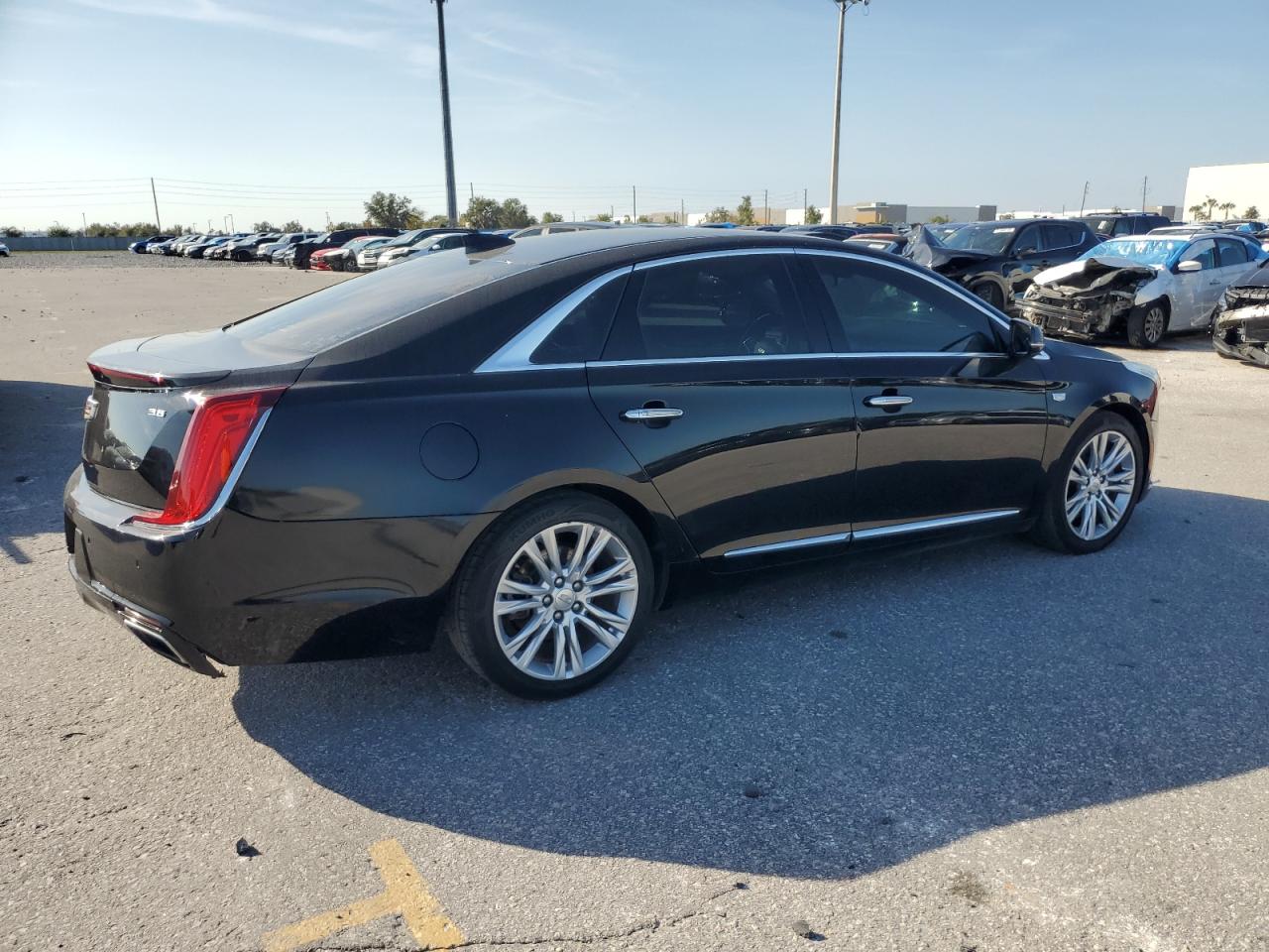 CADILLAC XTS LUXURY