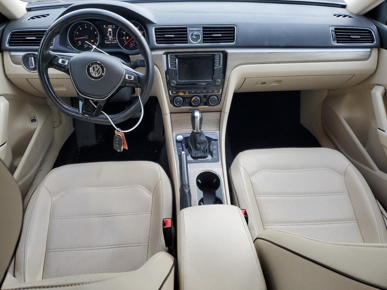 VOLKSWAGEN PASSAT SE