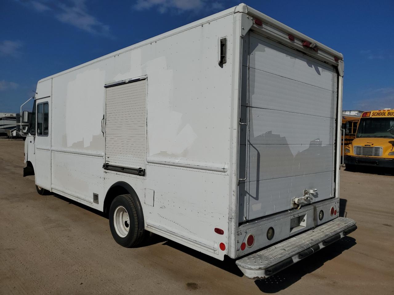 Lot #3287584028 2010 FORD E450