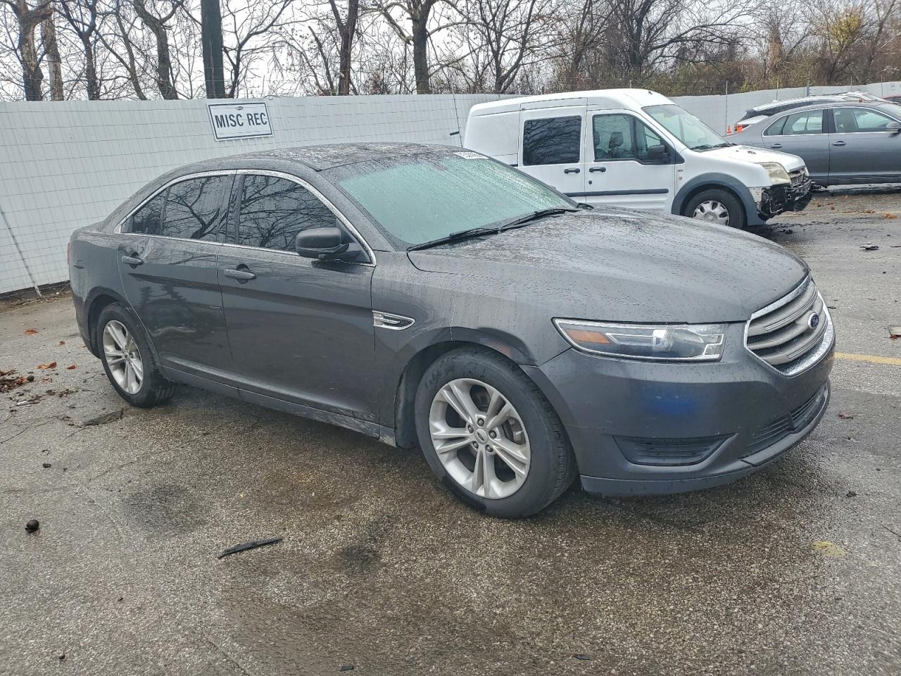 FORD TAURUS SE