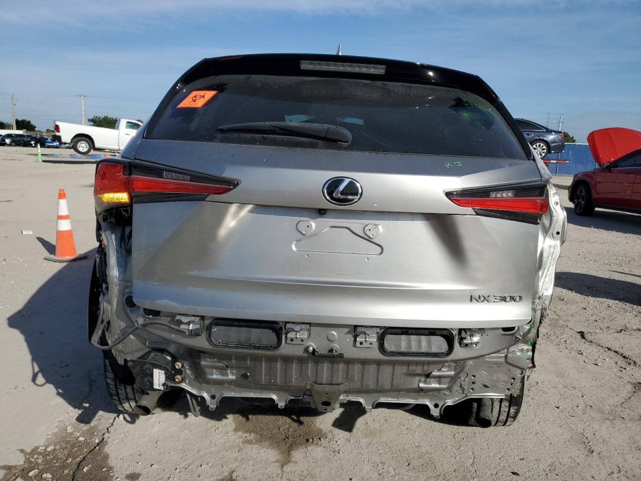 LEXUS NX 300 BASE