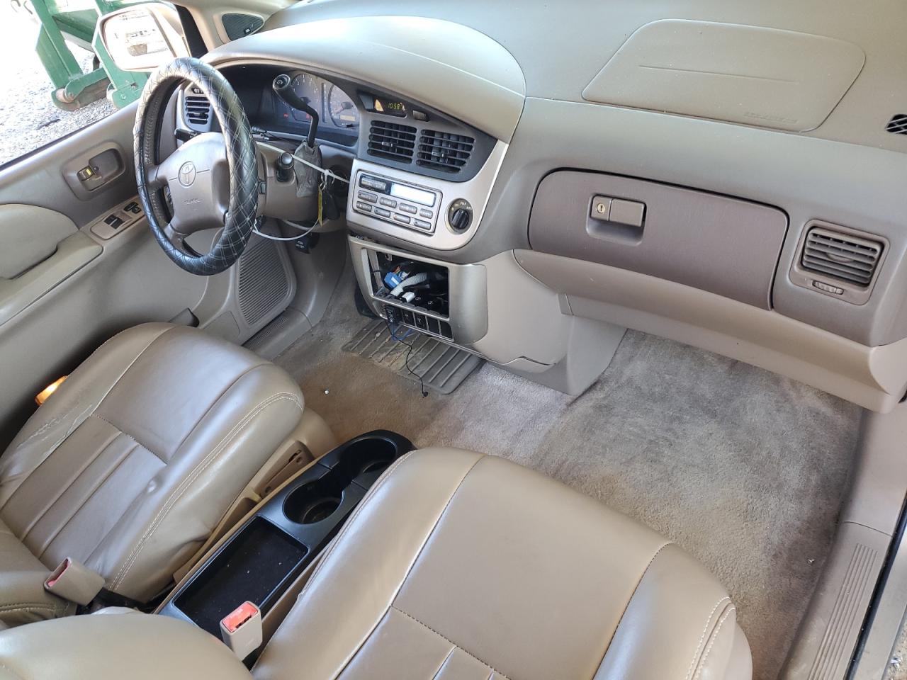 Lot #3286737316 2002 TOYOTA SIENNA LE