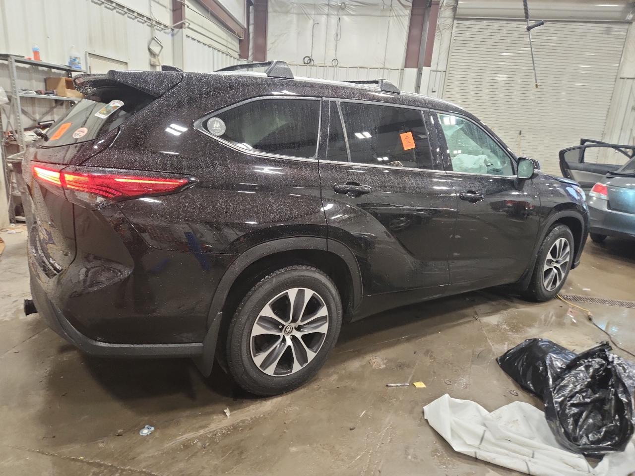 TOYOTA HIGHLANDER XLE