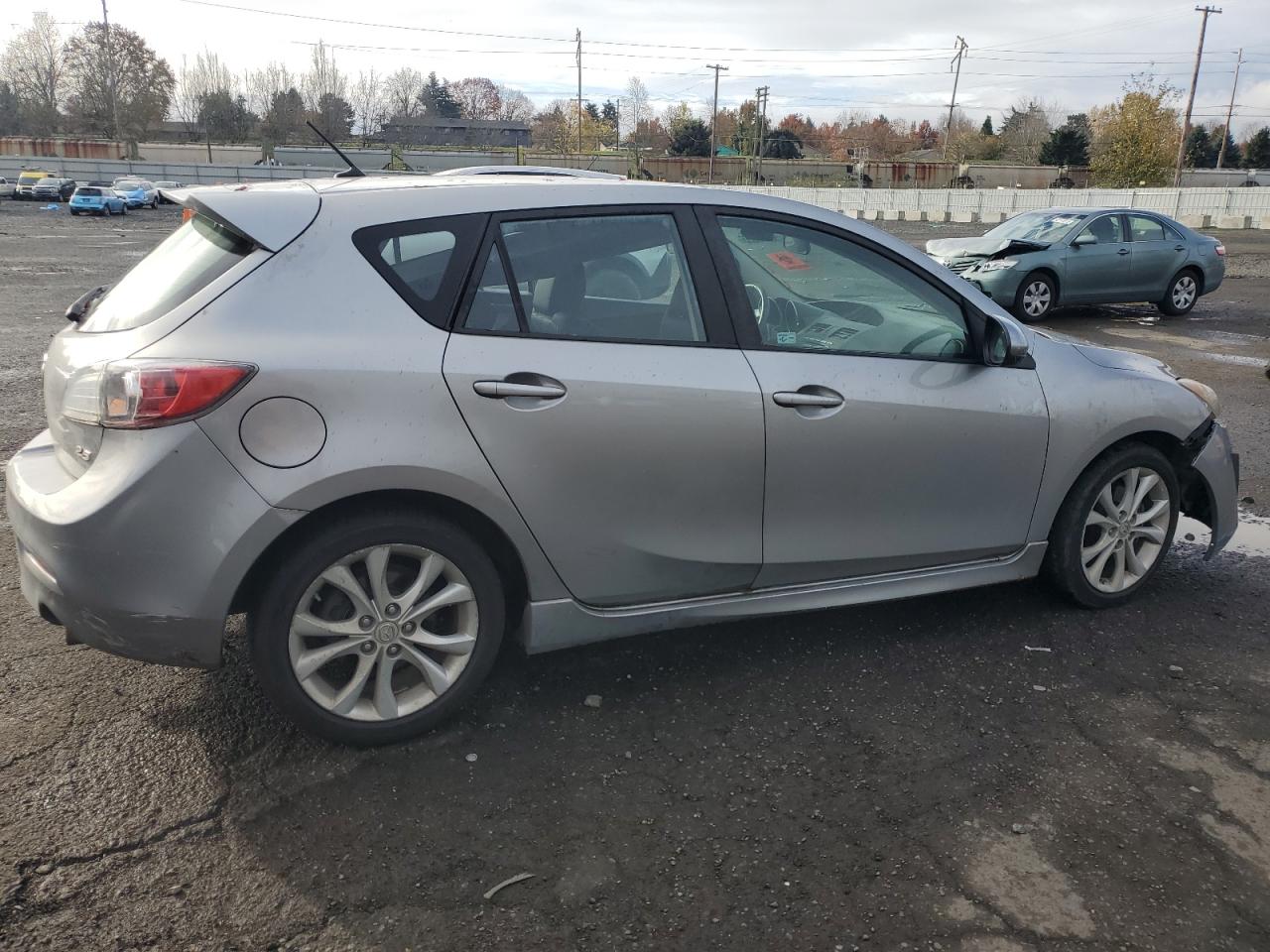 MAZDA 3 S