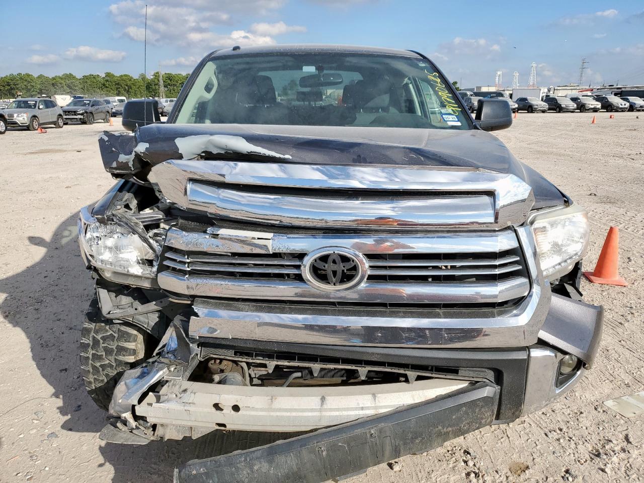 TOYOTA TUNDRA CREWMAX SR5