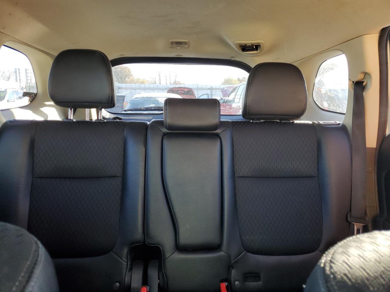 MITSUBISHI OUTLANDER SE