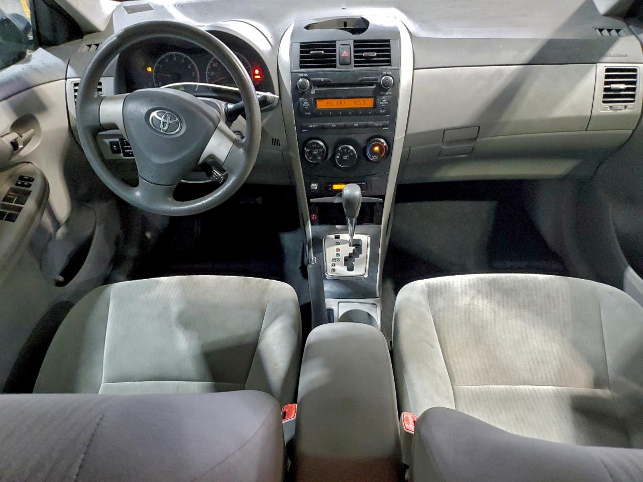 TOYOTA COROLLA BASE