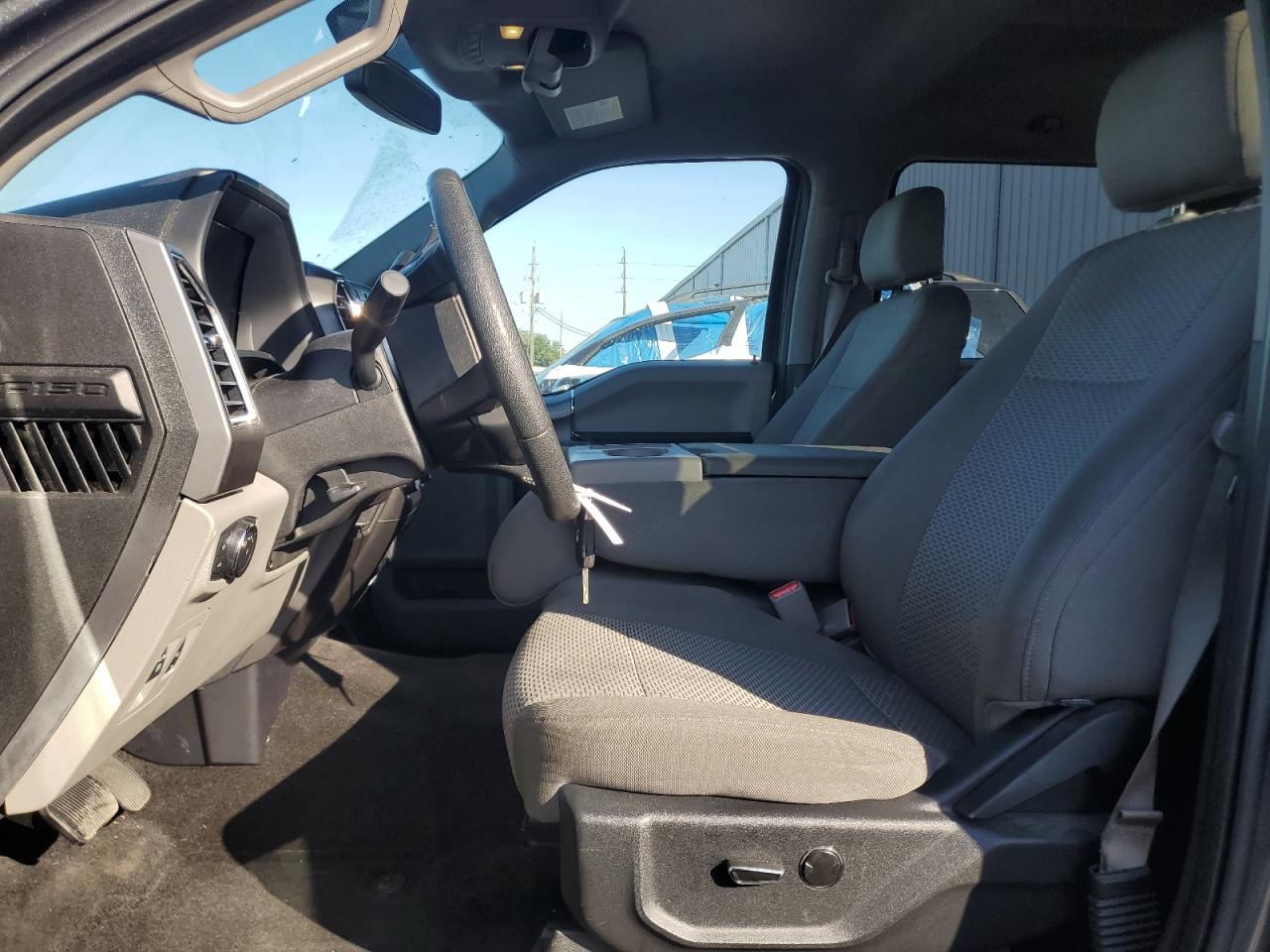 FORD F-150 SUPERCREW