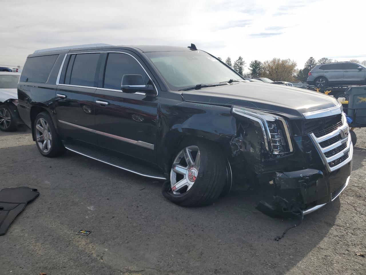 CADILLAC ESCALADE ESV LUXURY